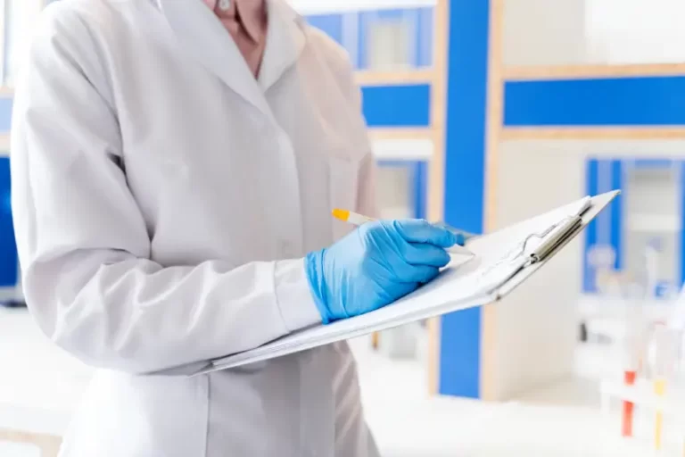 Clinical Trials Specialist’s Role In Regulatory Compliance