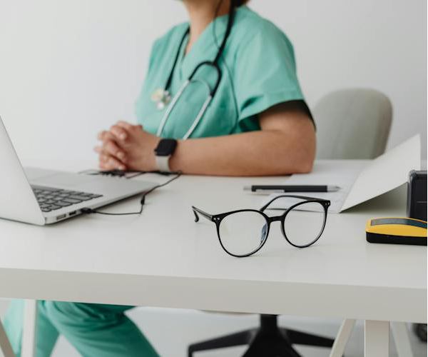 Pros And Cons Of Hiring A Medical Device Regulatory Consultant
