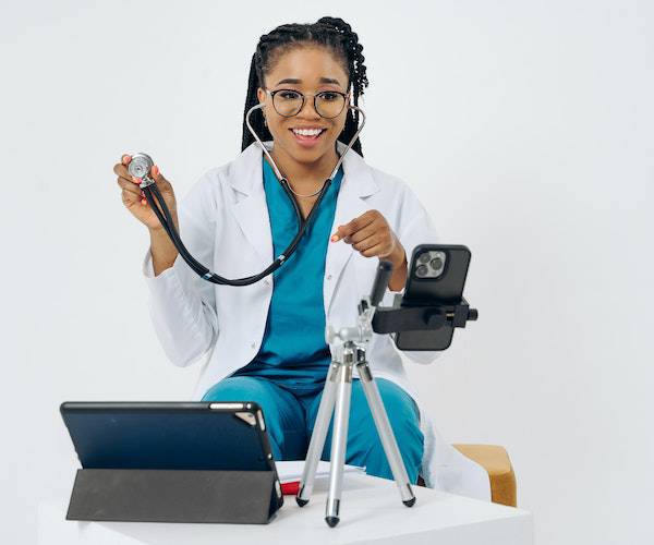 What Services Does A Medical Device Technology Consultant Provide